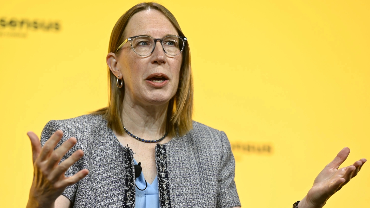 Pro-crypto SEC commissioner Hester Peirce probes 'debanking' as outcry mounts