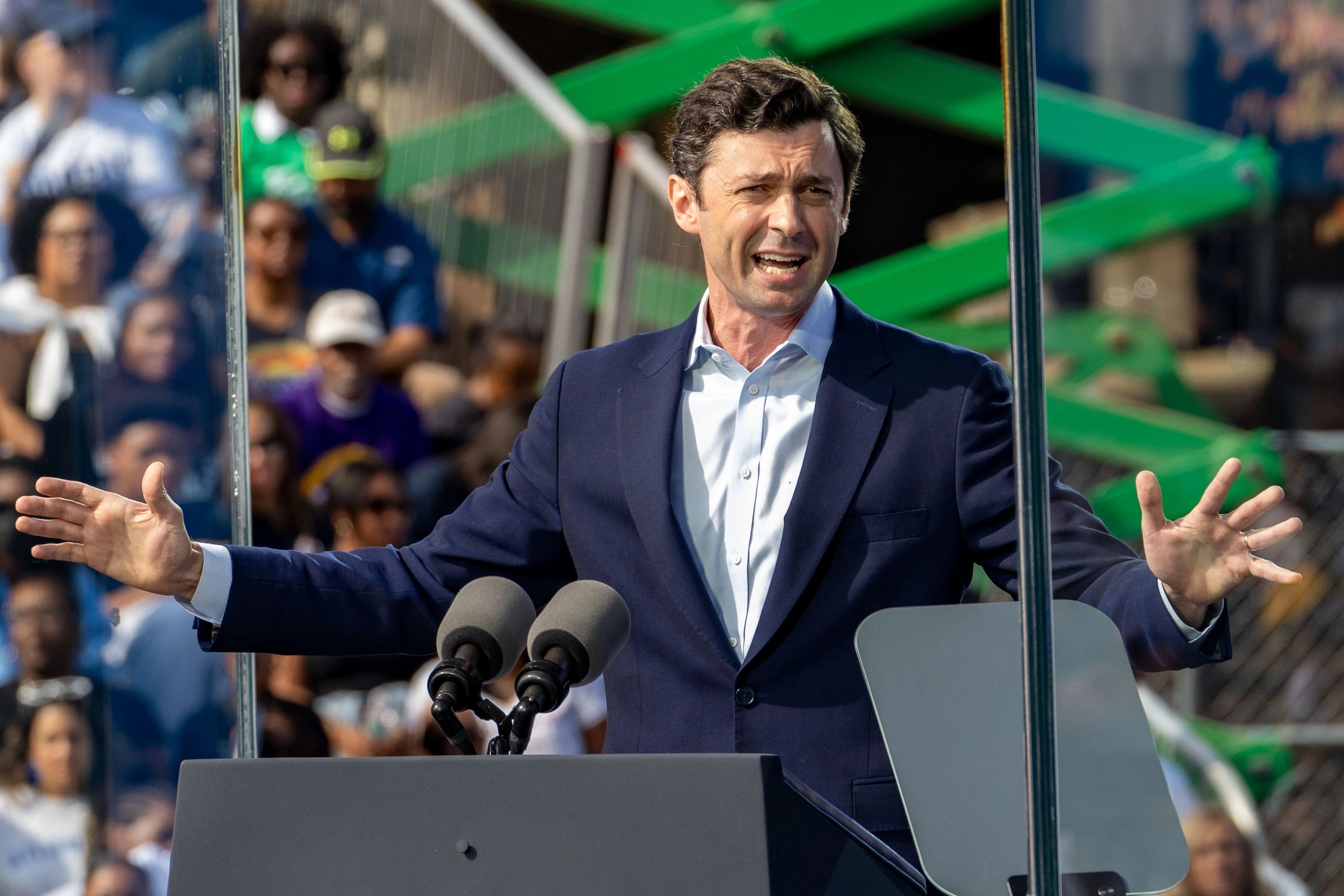 Atlanta,,Georgia,-,November,02,,2024:,Us,Senior,Senator,From